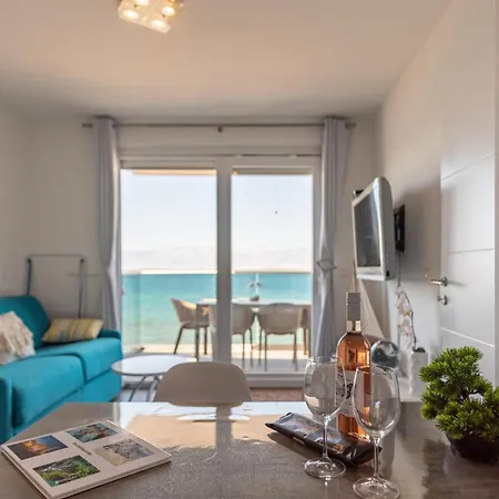 Appartement 1st Row From The Sea, Kresimir Nin