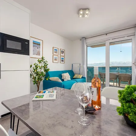 Appartement 1st Row From The Sea, Kresimir *