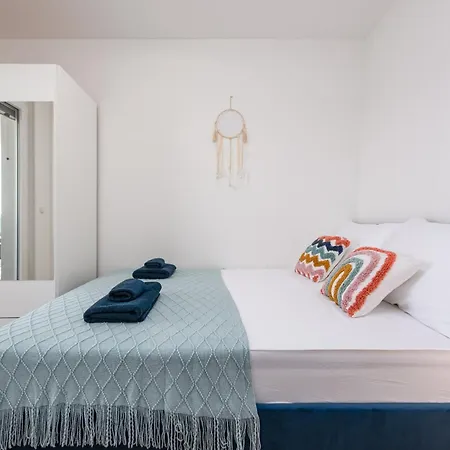 Appartement 1st Row From The Sea, Kresimir